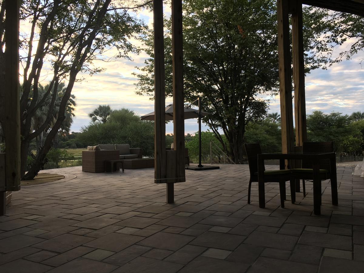 Cresta Maun Hotel Exterior photo