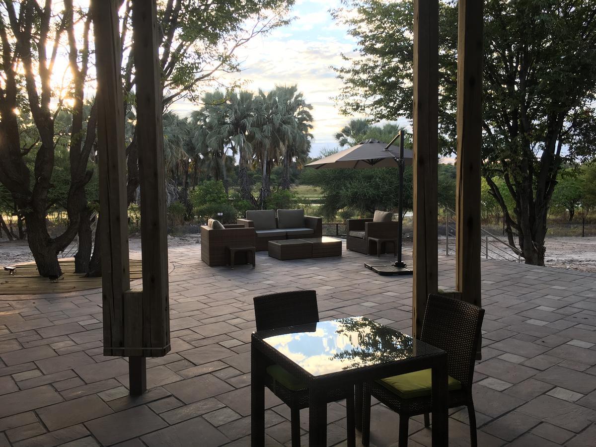 Cresta Maun Hotel Exterior photo