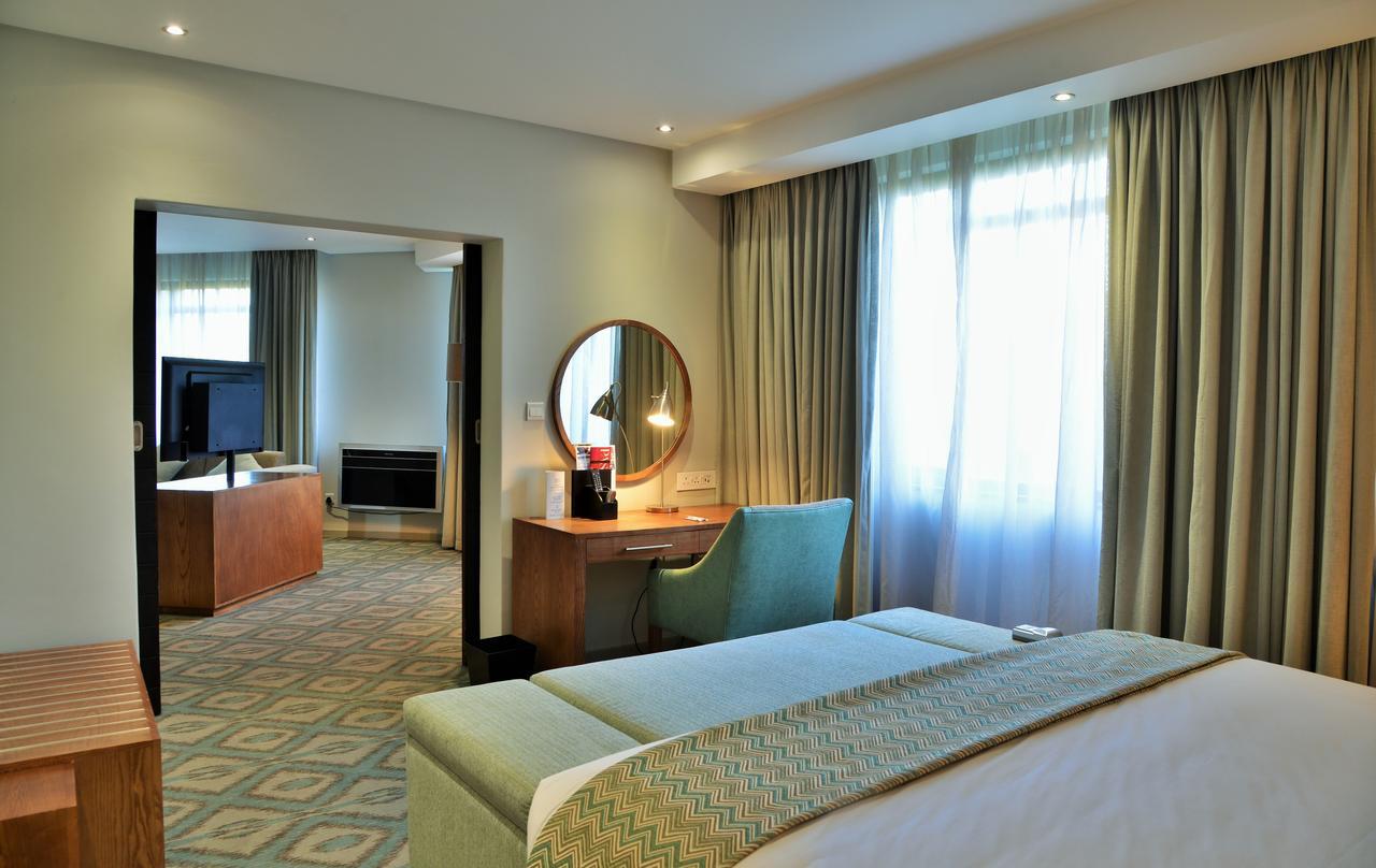 Cresta Maun Hotel Exterior photo