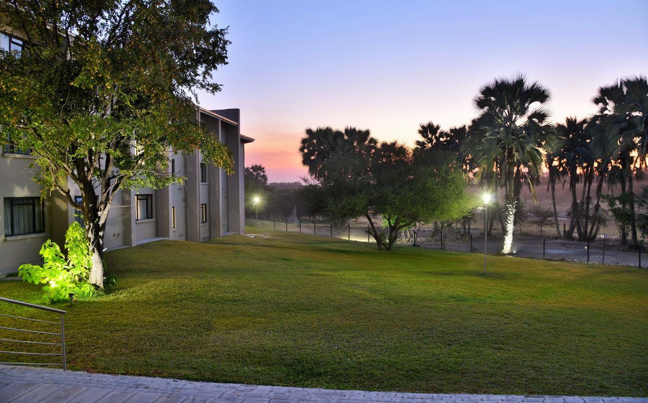 Cresta Maun Hotel Exterior photo