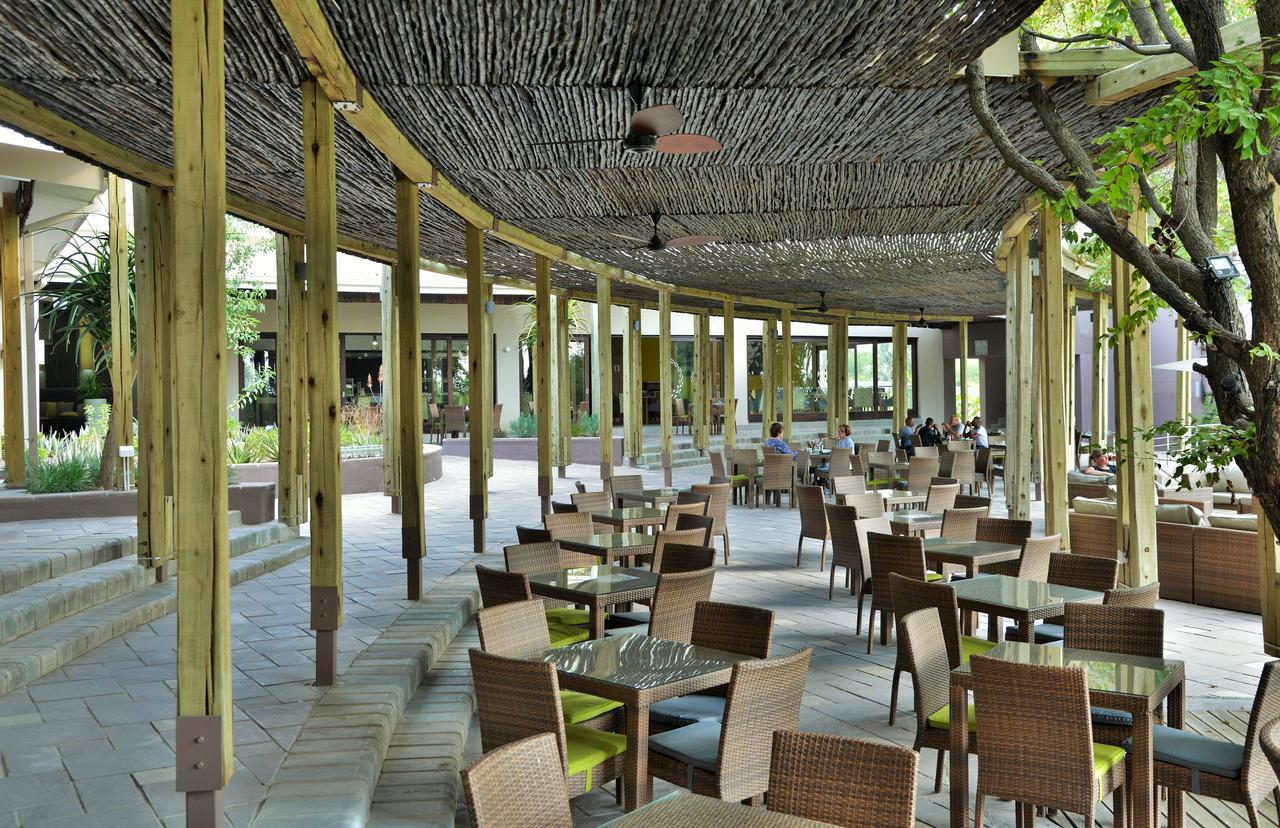 Cresta Maun Hotel Exterior photo