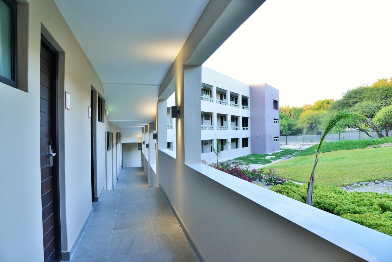 Cresta Maun Hotel Exterior photo