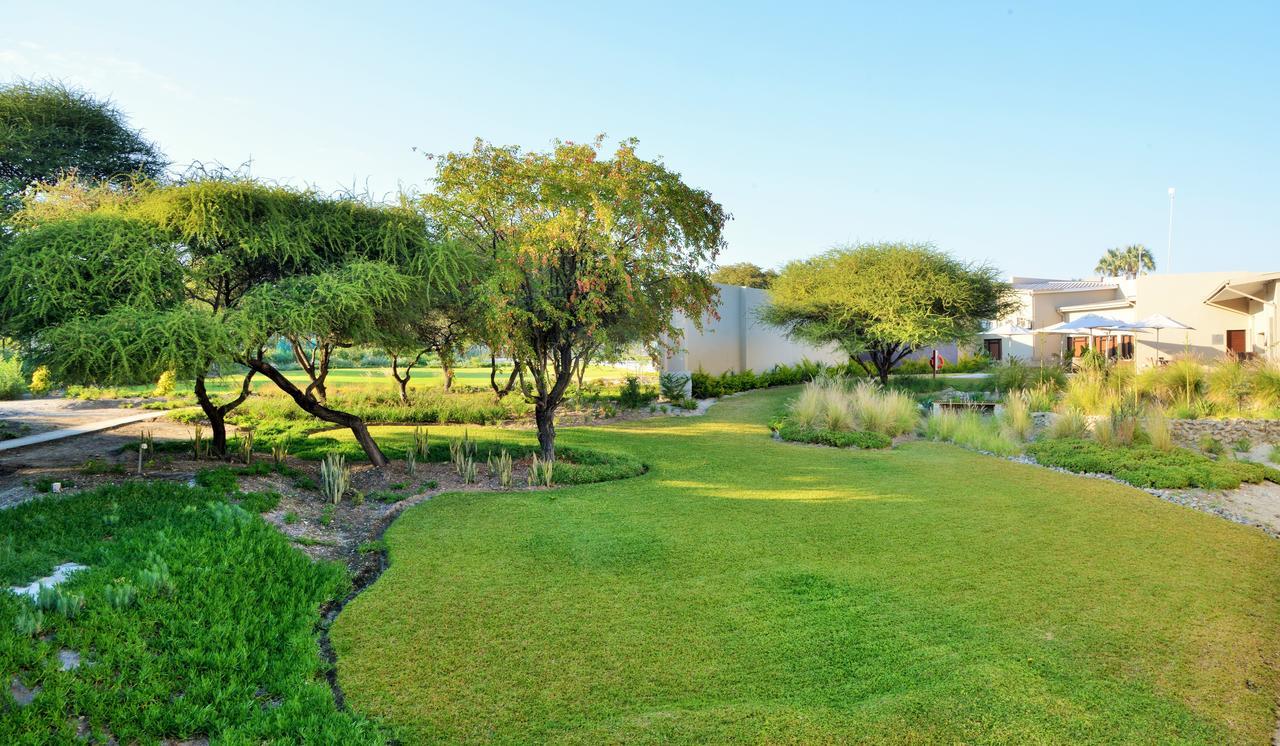 Cresta Maun Hotel Exterior photo